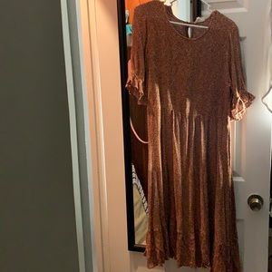 XL Neeses dresses rust midi dress.